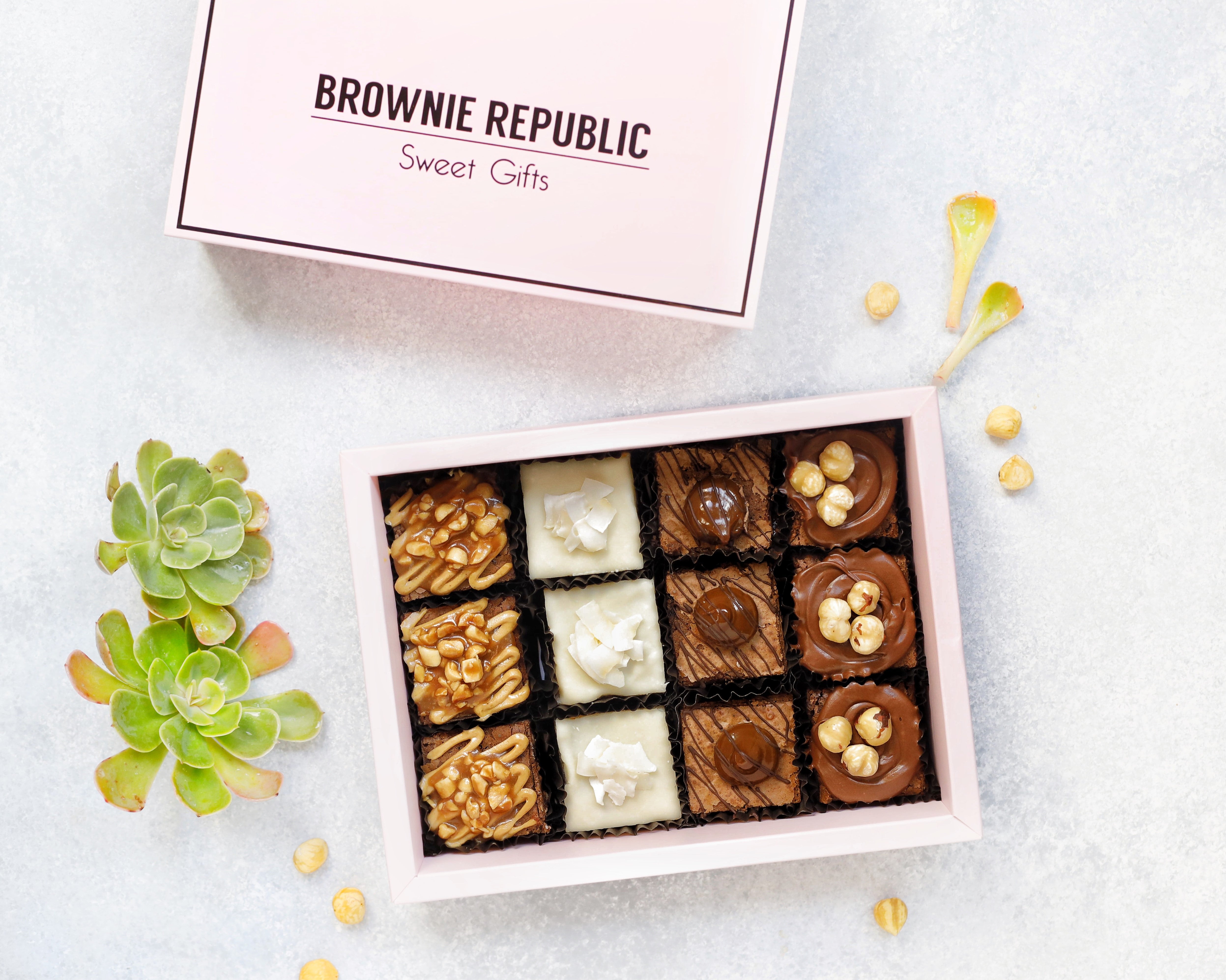 Classic 12 Brownie Box